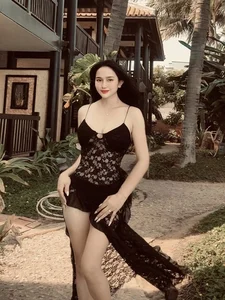 The Stunning Allure and Style of Huynh Nhu, Wife of Singer Khanh Don - image 1