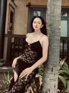 The Stunning Allure and Style of Huynh Nhu, Wife of Singer Khanh Don - image 0