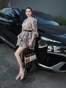 The Stunning Allure and Style of Huynh Nhu, Wife of Singer Khanh Don - image 3