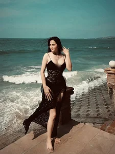 The Stunning Allure and Style of Huynh Nhu, Wife of Singer Khanh Don - image 4