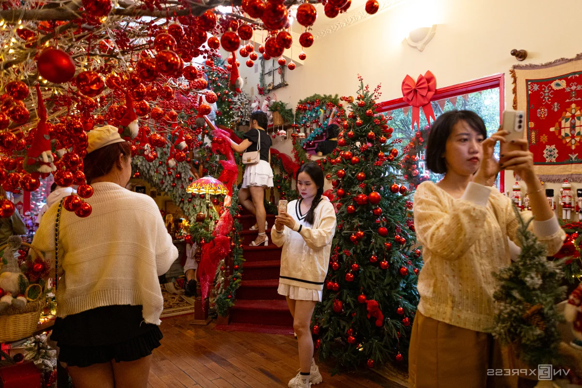 Top Christmas-Themed Cafes in Ho Chi Minh City for the Holiday Season