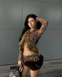 Xuan Ca Stunning Bikini Look and Winter Beach Fashion Trends - image 9