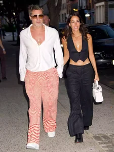 Brad Pitt and Ines de Ramon: A Look at Their Sophisticated Matching Couple Style and Red Carpet Fashion - image 1