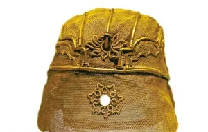 Farmer Uncovers Hidden Ming Dynasty Treasure While Building a Pigsty - image 1