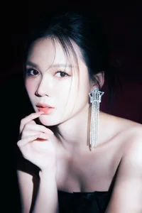 Vietnamese Actress Sam Shares Radiant Maternity Photos and Heartfelt Pregnancy Journey Ahead of Due Date - image 0