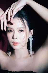 Vietnamese Actress Sam Shares Radiant Maternity Photos and Heartfelt Pregnancy Journey Ahead of Due Date - image 3