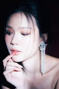 Vietnamese Actress Sam Shares Radiant Maternity Photos and Heartfelt Pregnancy Journey Ahead of Due Date - image 6
