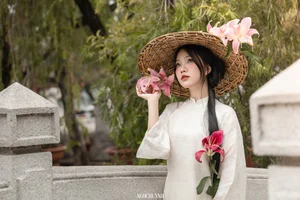 Ethereal Muse in the Bamboo Forest: A Poetic Traditional Journey - image 2