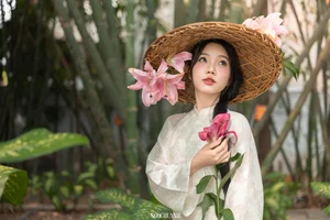 Ethereal Muse in the Bamboo Forest: A Poetic Traditional Journey - image 0