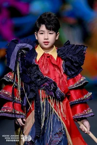 Vietnam’s Heritage Shines Globally: The 'Multicolor Vietnam 2026' Fashion Showcase and Cultural Identity - image 2