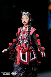 Vietnam’s Heritage Shines Globally: The 'Multicolor Vietnam 2026' Fashion Showcase and Cultural Identity - image 6