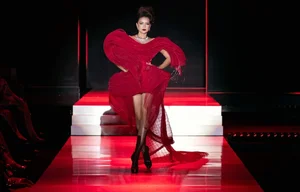 Ngoc Chau and Huong Ly Mesmerize in Smoke-Inspired Runway Gowns - image 9