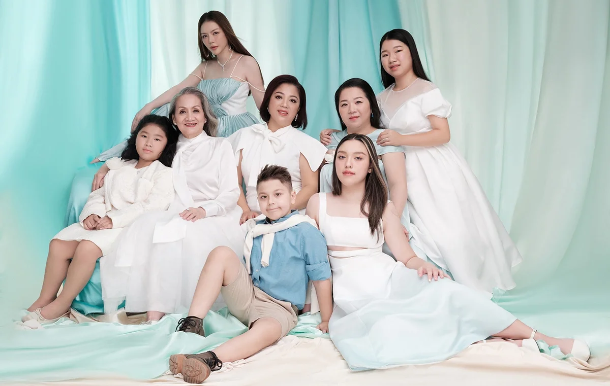 Ly Nha Ky Shares Heartwarming Family Reunion Photos and Personal Moments