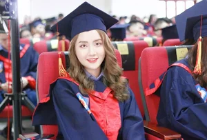 Where Is the Famous Hanoi Control University Hot Girl Today? - image 1