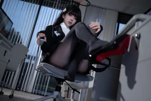 Stunning Rio Tsukatsuki Blue Archive Cosplay by Shi Liang Yu: Sophisticated Office Lady Aesthetic with Elegant Black Stockings and Professional Style - image 12