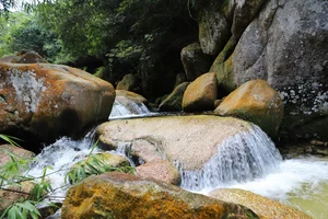 Top 5 Must-Visit Waterfalls Near Hanoi for a Summer Escape - image 3
