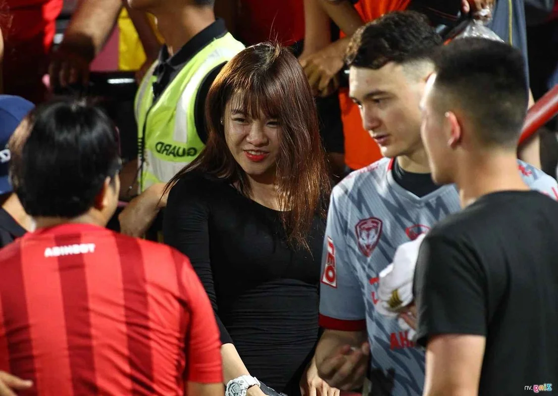 Dang Van Lam and Yen Xuan: A 6-Year Romance Steps Into the Spotlight