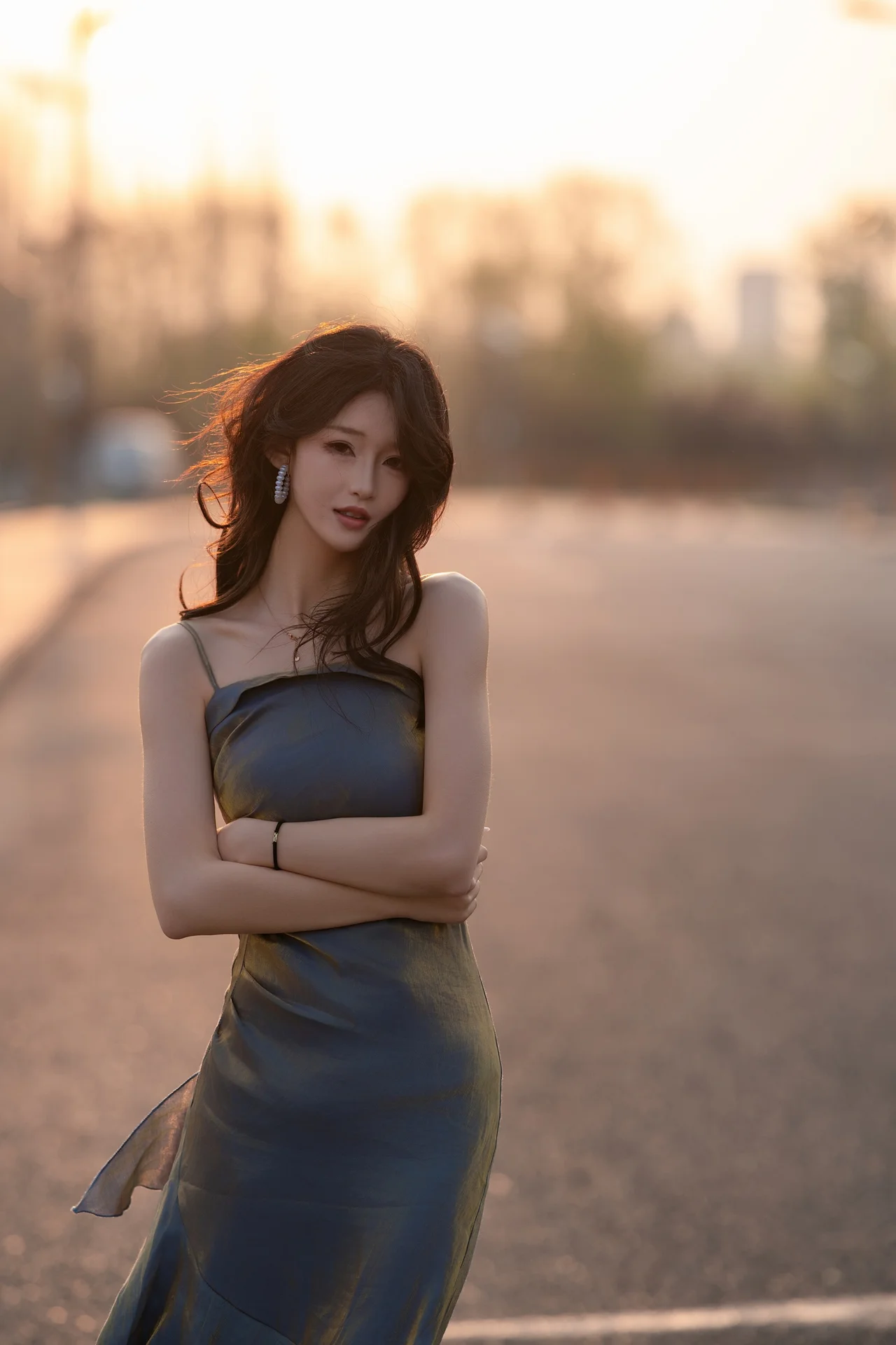 Yituyu Gilded Satin Slip Dress: Lin Yu Twilight Street Monologue