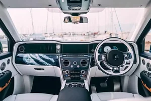 The Ultimate Luxury: Exploring the Bespoke Rolls-Royce Cullinan Yacht Edition Collection - image 15
