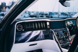 The Ultimate Luxury: Exploring the Bespoke Rolls-Royce Cullinan Yacht Edition Collection - image 13