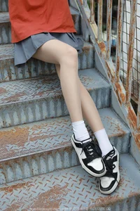 Xiao Jiu Returns in the Stylish IESS SXJ No.1801 Collection - image 3
