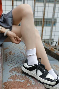 Xiao Jiu Returns in the Stylish IESS SXJ No.1801 Collection - image 58