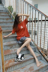 Xiao Jiu Returns in the Stylish IESS SXJ No.1801 Collection - image 6