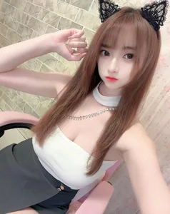 Elegant and Alluring: Chinese Star Captivates in Sophisticated Professional Secretary Aesthetic Photo Gallery - image 6
