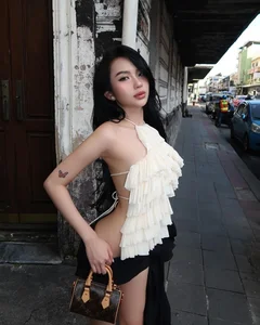 Afternoon Tea Elegance: The Viral Backless Dress Trend Taking Over Social Media - image 1