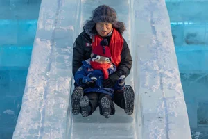 Breathtaking and Harsh Winter: Heavy Snow and Ice Blankets Northern China - image 4