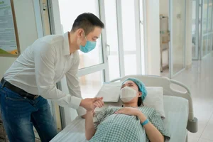 Vietnamese Singer Duy Khoa Shares Heartwarming Skin-to-Skin Newborn Experience - image 1