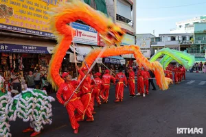 Massive Parade of 700 Participants at the Nghinh Ong Festival - image 11