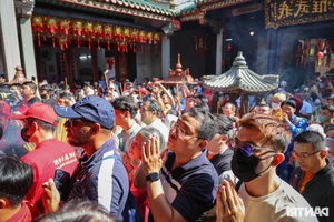 Massive Parade of 700 Participants at the Nghinh Ong Festival - image 12