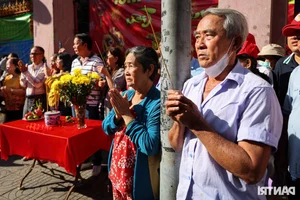 Massive Parade of 700 Participants at the Nghinh Ong Festival - image 1