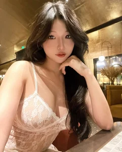 Saigon's Most Viral Fashion Entrepreneur: Bold Style and the Rise of Streetwear Influencers - image 6