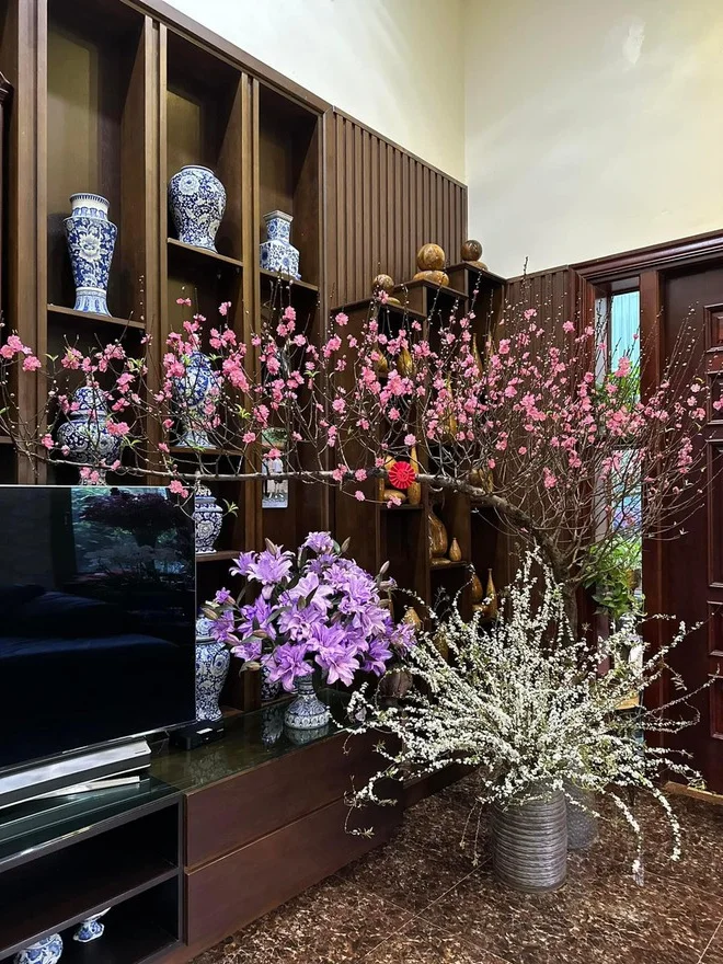 Discover the Enchanting Beauty of Purple Lilies: The Hot New Trend in Floral Home Decor