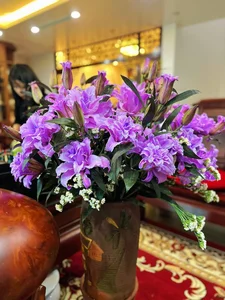Discover the Enchanting Beauty of Purple Lilies: The Hot New Trend in Floral Home Decor - image 2