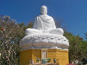 Vung Tau Travel Guide 2024: A Complete Guide to Beaches and Seafood - image 15