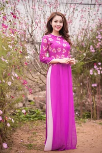 Elegant Vietnamese Ao Dai Tet Photoshoot: Beautiful Lunar New Year Gallery - image 2