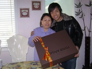 Touring the Beautiful US Home of Singer Quang Le - image 8