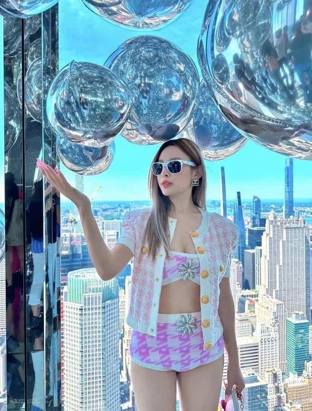 Inside the Ultra-Luxurious Lifestyle of Former Showbiz Star Huyen Baby