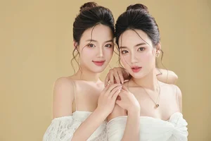 Meet the Stunning 20-Year-Old Twin Sisters Captivating the Internet - image 2
