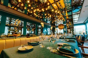 Inside the Ultra-Luxury Restaurant of Lisa's Billionaire Date - image 0