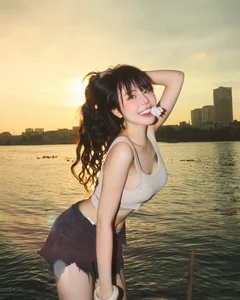 Bảo Khuyên Susan: The Ethereal Muse Captivating Hearts by the Saigon River - image 4
