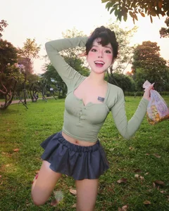 Bảo Khuyên Susan: The Ethereal Muse Captivating Hearts by the Saigon River - image 5