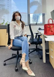 Runner-up Huyen My Addresses Controversy Over Selling Used Shoes for 2 Million - image 3