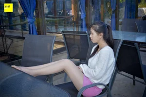Fresh Pink Aesthetic: Jia Zhen Features in IESS SXJ 170 Collection - image 42