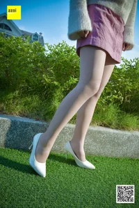Fresh Pink Aesthetic: Jia Zhen Features in IESS SXJ 170 Collection - image 73