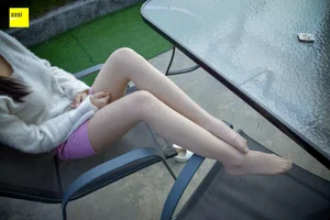 Fresh Pink Aesthetic: Jia Zhen Features in IESS SXJ 170 Collection - image 66