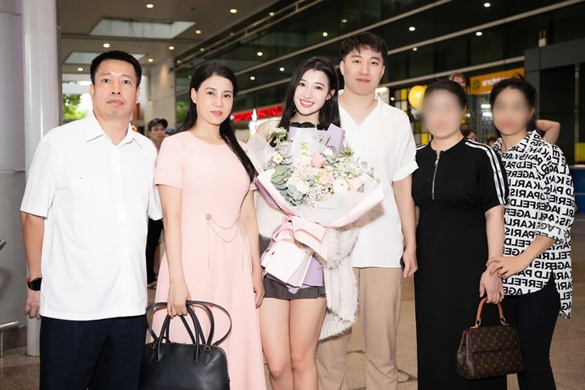 The Ageless Beauty of Vietnamese Runner-up Phuong Nhi’s Mother
